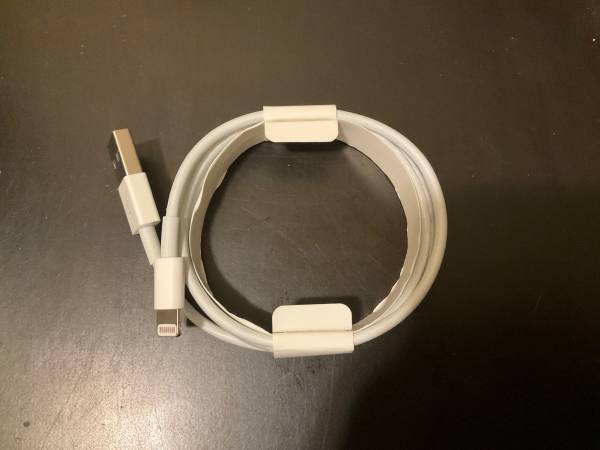 Apple Genuine Lightening to USB 1m charging cord 1
