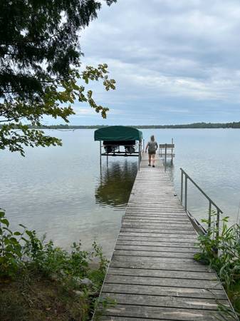 Port-A-Dock Vertical Pontoon Lift 1