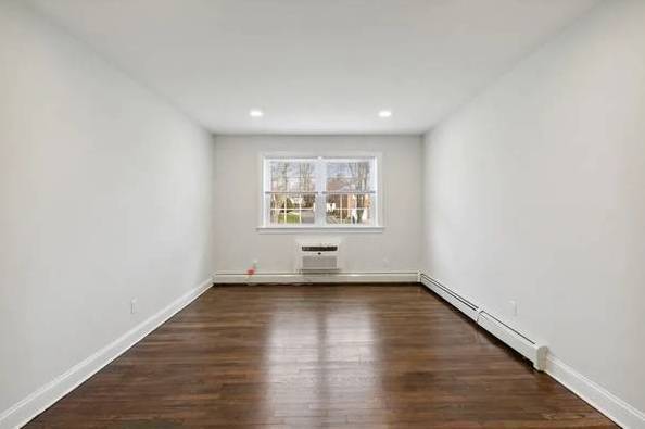 $650 / 1br - @___This 1BR/1BA apartment +* (Central NJ)63676257956097120