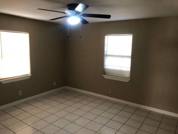 $800 / 1br - HOUSE FOR RENT/CASA DE RENTA (LAREDO)63662019278337123