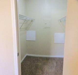 $1,295 / 2br - Welcome home to Locust Grove Apartments! (New Albany)64008828651905124