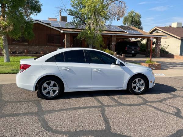 2015 Chevy Cruze LT, 139.000 millas - $3.30063470595394307122