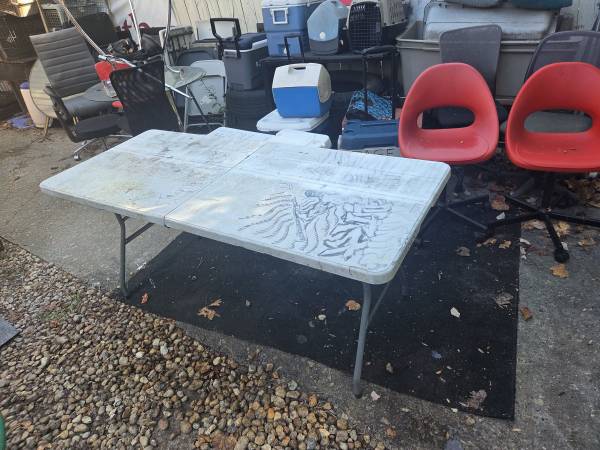 Folding table 6-Foot Folding Utility Table 1