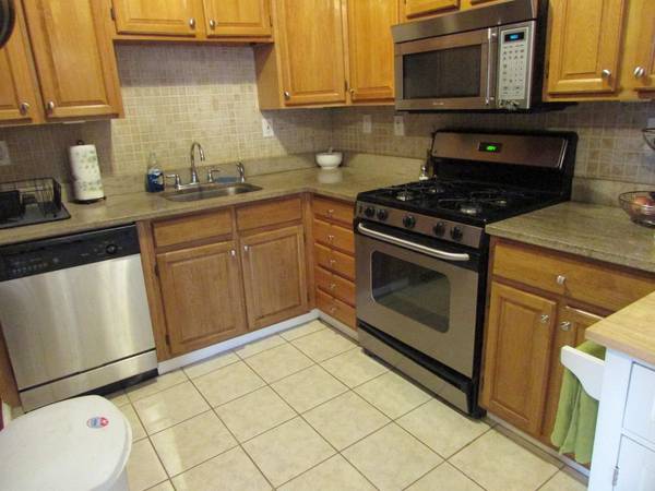 $1,700 / 2br - 1215ft2 - 2 dormitorios y una habitación adicional (Waltham)63699215460865122
