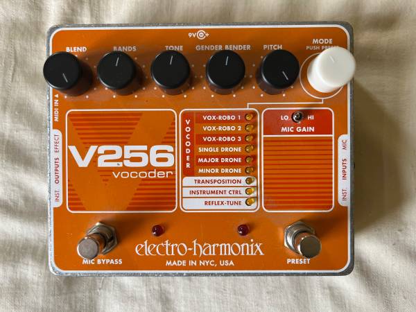 Electro Harmonix V256 Vocoder 1