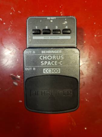 Behringer CC-300 Chorus Pedal 1