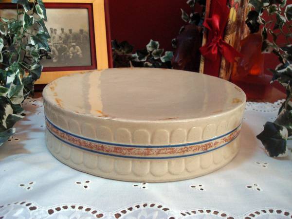 Rare Red Wing Spongeband Cake Stand w/ Bottom Stamp,"MADE IN RED WING" 1