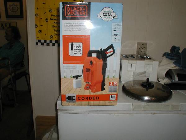 BLACK & DECKER PRESSURE WASHER 1