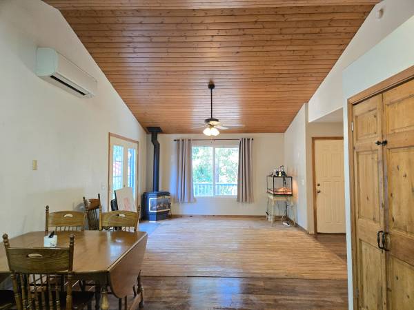 $300,000 / 2br - 913ft2 - Mountain Home For Sale (Mountain Ranch)63952111834114122