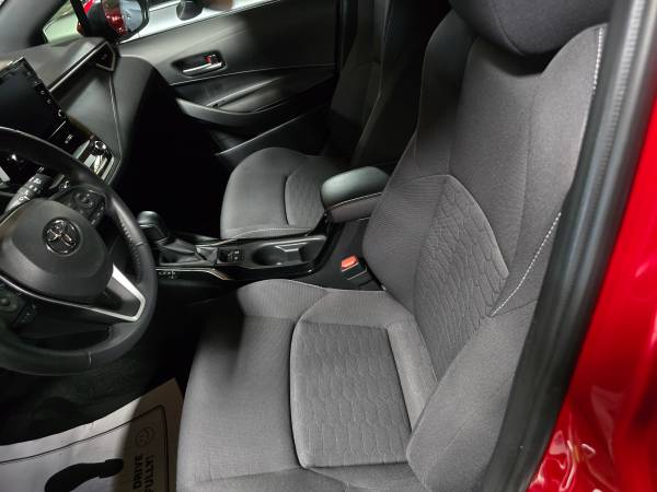 2021 Toyota Corolla Hatchback SE Nightshade Edition - $22,500 (Portland)63618458869123124