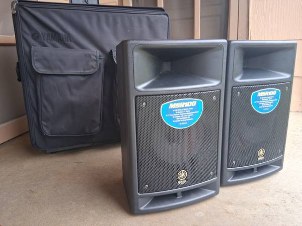 2 x yamaha MSR 100 powered speakers with CASE! 1