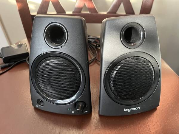 Logitech PC Speakers 1