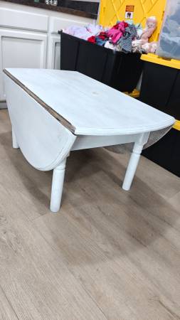 Drop leaf coffee table 1