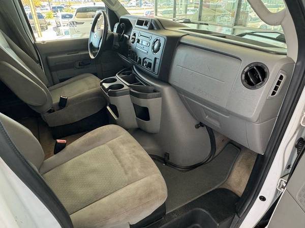 2013 Ford E-Series E-350 SD - Photo 15