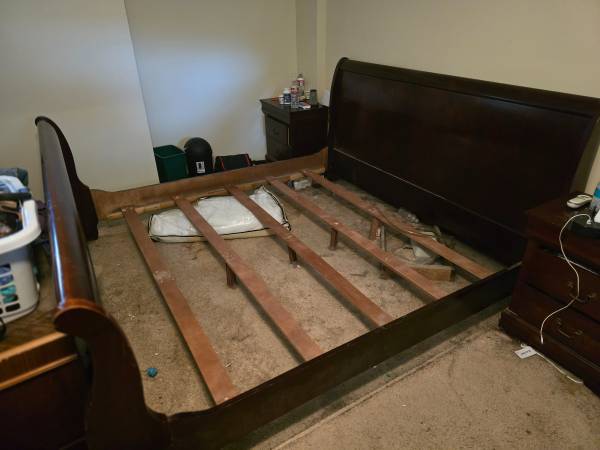 ** - King Size Sleigh Bed Frame - ** 1