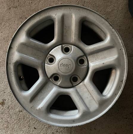 Jeep Wrangler JK OEM 16” Steel Wheels Rims 1