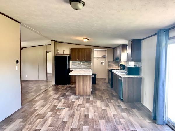 $225,400 / 1456ft2 - 3 bedroom 2 bath 2 car garage on 1.25 acres (Cleveland)63906677543554123