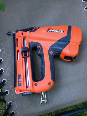 Paslode 16 gauge cordless angled finish nailer 1