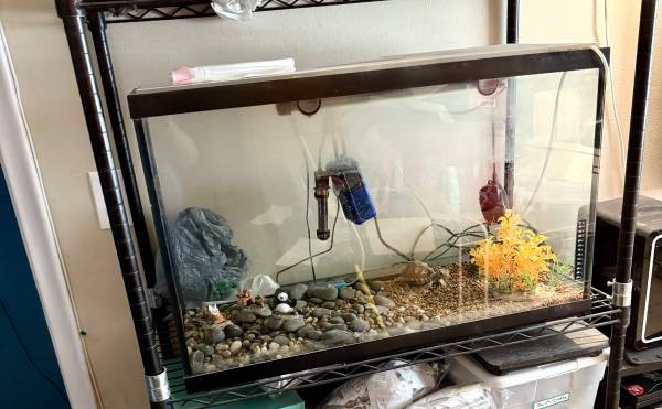 30gallon fish tank & cabinet (Sunrise)63685532986369120