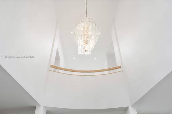 $19,500 / 4br - Elegant 4 bed 3 bath House for rent in Grove #1888q (Coconut Grove)64001848758145124