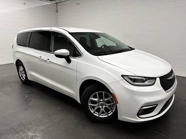 $317/mo - 2023 Chrysler Pacifica Touring L for ONLY 1