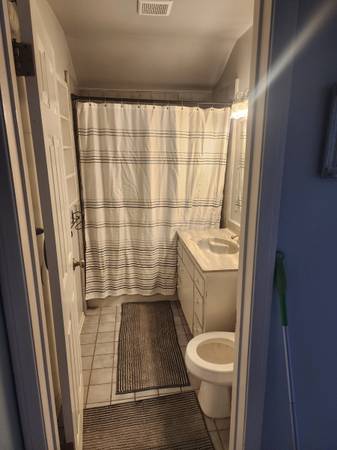 $1,400 / 1br - 300ft2 - Studio type room  -, Private Entrance, Private Patio, Shared Bathroom, (Lake Balboa)63700880849409124