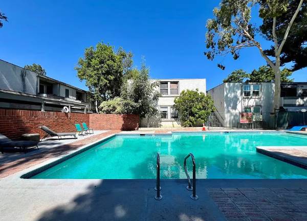 $1,320 / 3br - Espacio de vida cómodo (Los Angeles, CA)63701092394881123