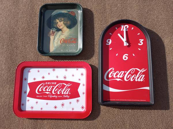 Vintage- Coke collection (two trays and a clock) 1