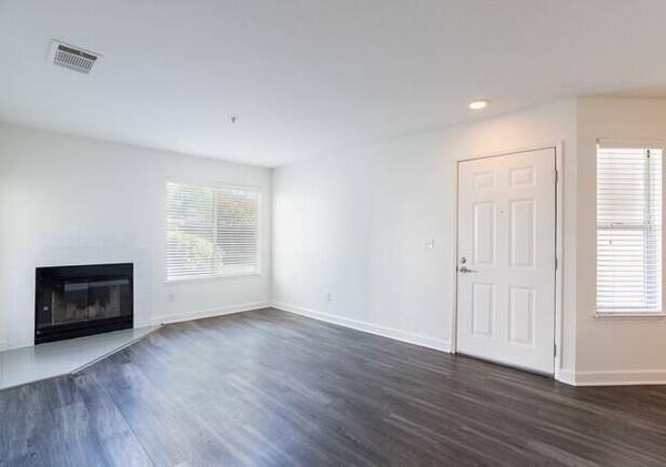 $3,799 / 3br - 1112ft2 - Inviting 3 BR Apartment with Wood-Burning Fireplace, One Month Free! (dublin / pleasanton / livermore)63657846580739123