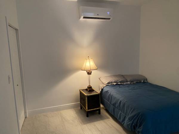$1,275 / 1br - STUDIO (MELBOURNE)63823722385795120