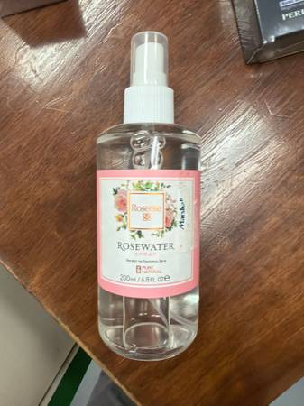 MK- misc make-up and accessories Rosense Rosewater Spray 200 ml Pure 1