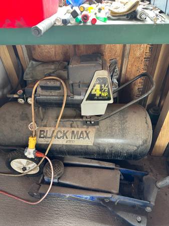 Black Max compressor 1