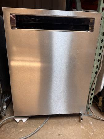 24in KitchenAid Third Rack Dishwasher, PrintShield Stainless 1