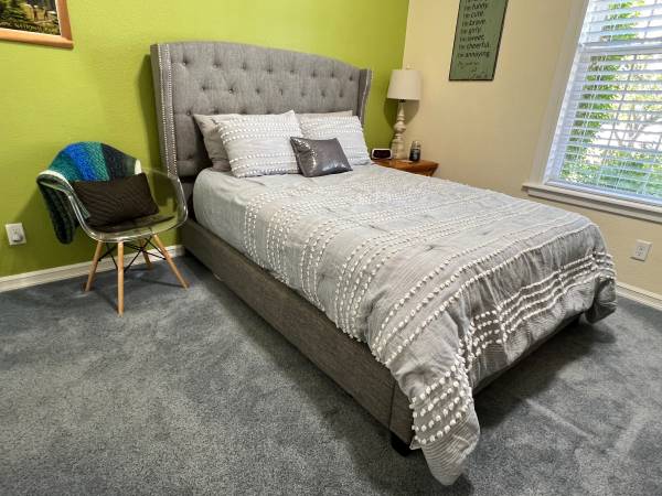 Full bed set. 1