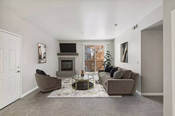 $2,025 / 2br - 1035ft2 - Incredible space. Inviting location. 2 bd 2 ba. Make a home with us! (Sparks)63992637657091123