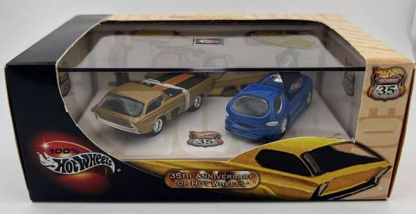 NEW Hot Wheels 35th Anniversary 2 Car Set Deora & Deora II Limited Ed 1