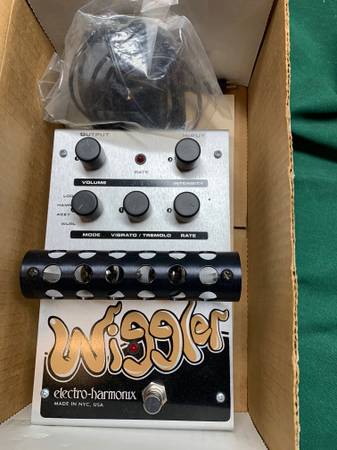 Electro-Harmonix Wiggler Tube Vibrato/Tremolo 1