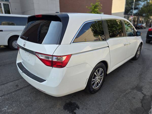 2011 Honda Odyssey Ex-L - $7,700 (Ciudad de Long Island)63441360756481124