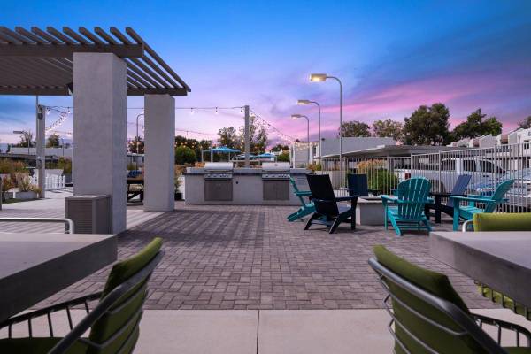 $1,582 / 2br - 1013ft2 - Four Outdoor Pools, Pets Welcome, Loads of Upgrades64024995666562121