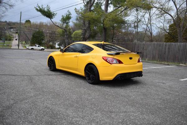 2011 Hyundai Genesis Coupe 3.8L Track 2dr Coupe - $11,990 (+ Alpha Motors TN)63625082921859123