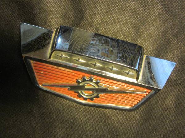 Emblema delantero para capó de camión Ford 1961 OEM C1TB-16607-B - $35 (Roseville)63440099446785122
