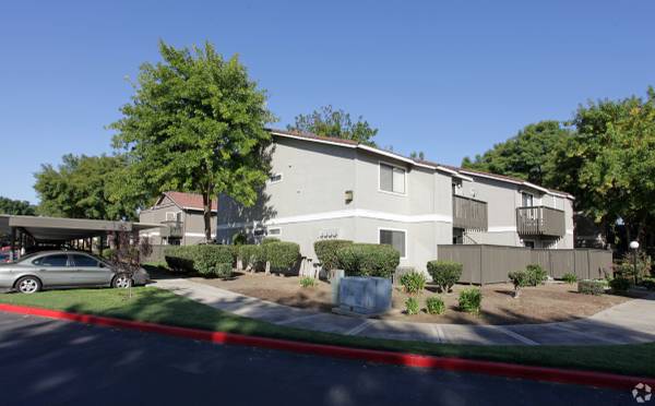 $1,765 / 2br - 858ft2 - Commuter’s Dream. (Turlock)63970306227970123