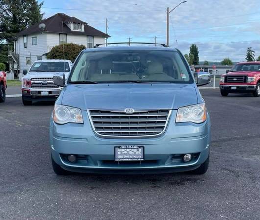 Minivan Chrysler Town & Country Limited 2010 4D - ¡Financiamiento Disponible! - $5999.00 (Aberdeen)63624449836801121
