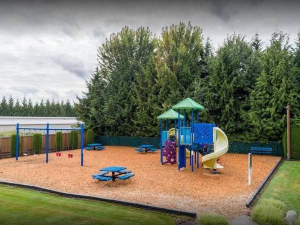$2,989 / 3br - 1325ft2 - Trail, Hike, Bike, Jog, Pet-Friendly, RV Storage (Puyallup/Sumner)63934549191170123