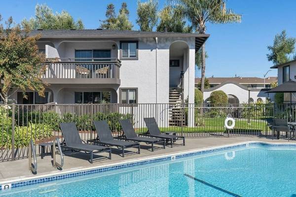 $2,835 / 1br - 717ft2 - 1 habitación - 1 baño, ¡Hogar renovado en esquina!🌻🌻🌻¡Pré-alquila hoy! (santa clara)63785452366467120