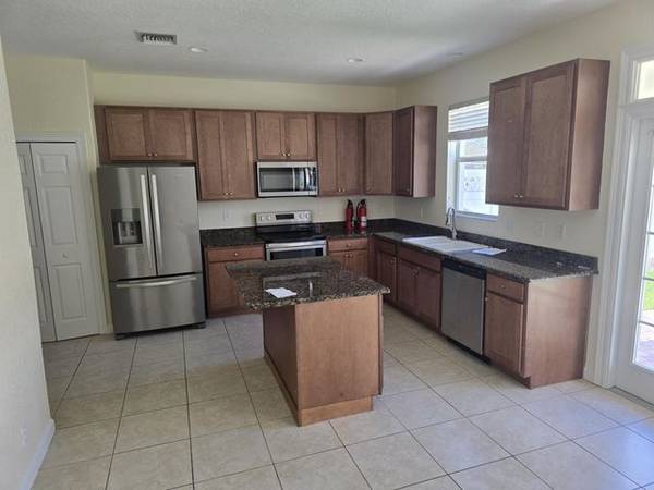 $3,200 / 3br - Rarely Available 2-Story 3 bed 2.5 bath Townhome ~ Fenced yard ~ W/D (Palm Beach Gardens - 33418*)64049454391299122