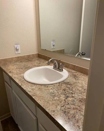 $750 / 1br - 588ft2 - 1 bedroom 1 bathroom duplex (Ocala)