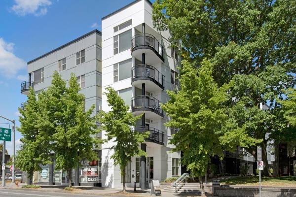 $1,695 / 1br - 626ft2 - Balcony, LVP Flooring, Open Floor Plan, Microwave (North Tabor)64039059074178123