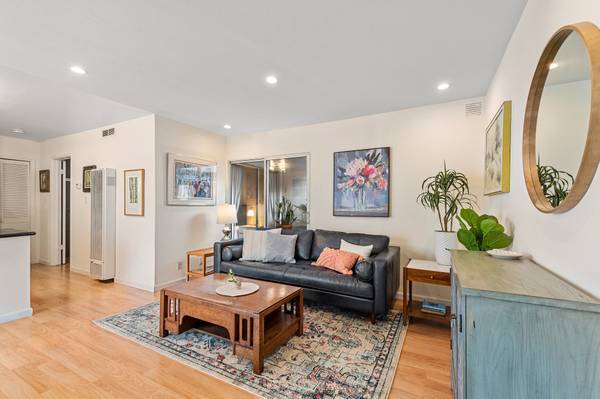$2,200 / 1br - Furnished, 1 bedroom Lake Merritt apartment for rent (oakland lake merritt / grand)64055520783234120