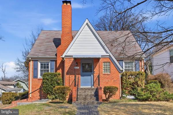 Spacious 6 Bed/3 Bath Single Family Home in Washington DC - $7495/mo 1